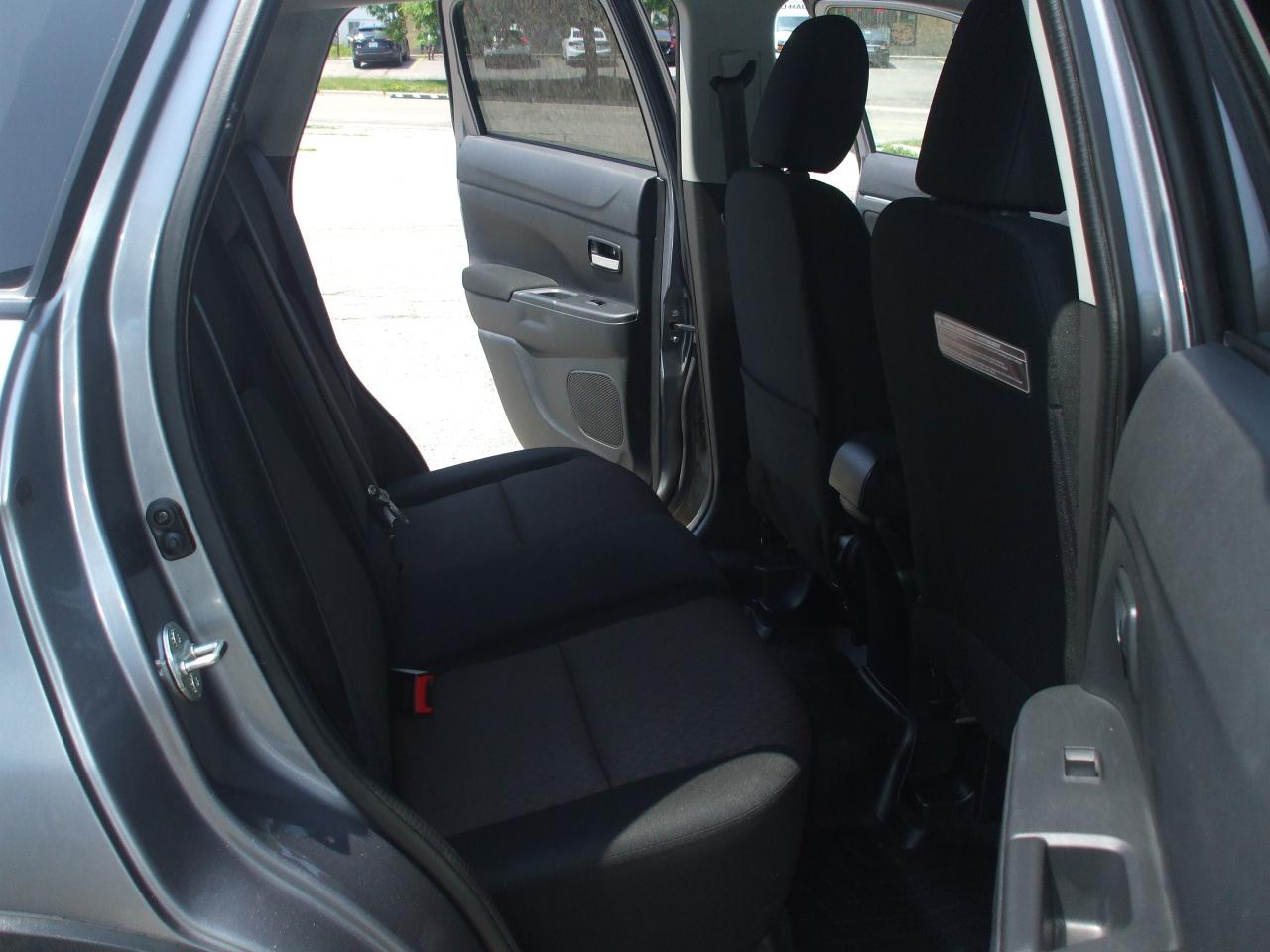 2017 Mitsubishi RVR ES,5 Speed,Key Less,Alloys,Certified,Heated Seats - Photo #14