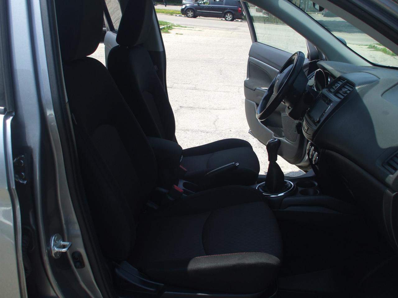 2017 Mitsubishi RVR ES,5 Speed,Key Less,Alloys,Certified,Heated Seats - Photo #13