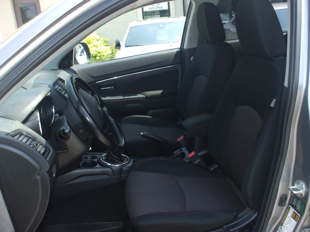 2017 Mitsubishi RVR ES,5 Speed,Key Less,Alloys,Certified,Heated Seats - Photo #11