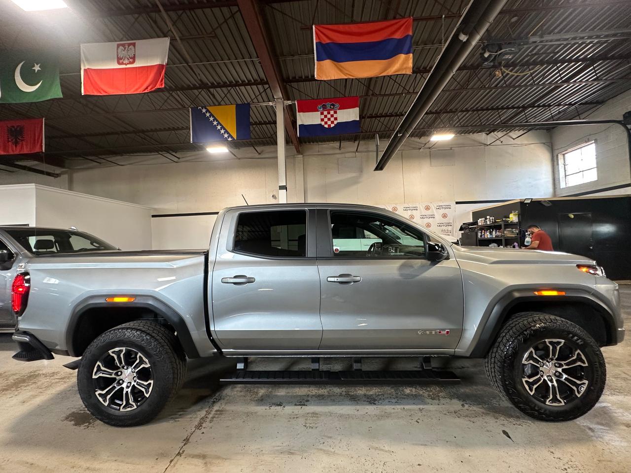2024 GMC Canyon AT4 | 4CYL | AUTOMATIC - Photo #8