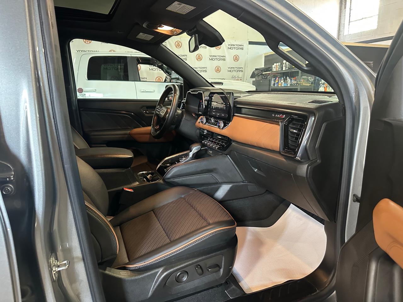 2024 GMC Canyon AT4 | 4CYL | AUTOMATIC - Photo #10