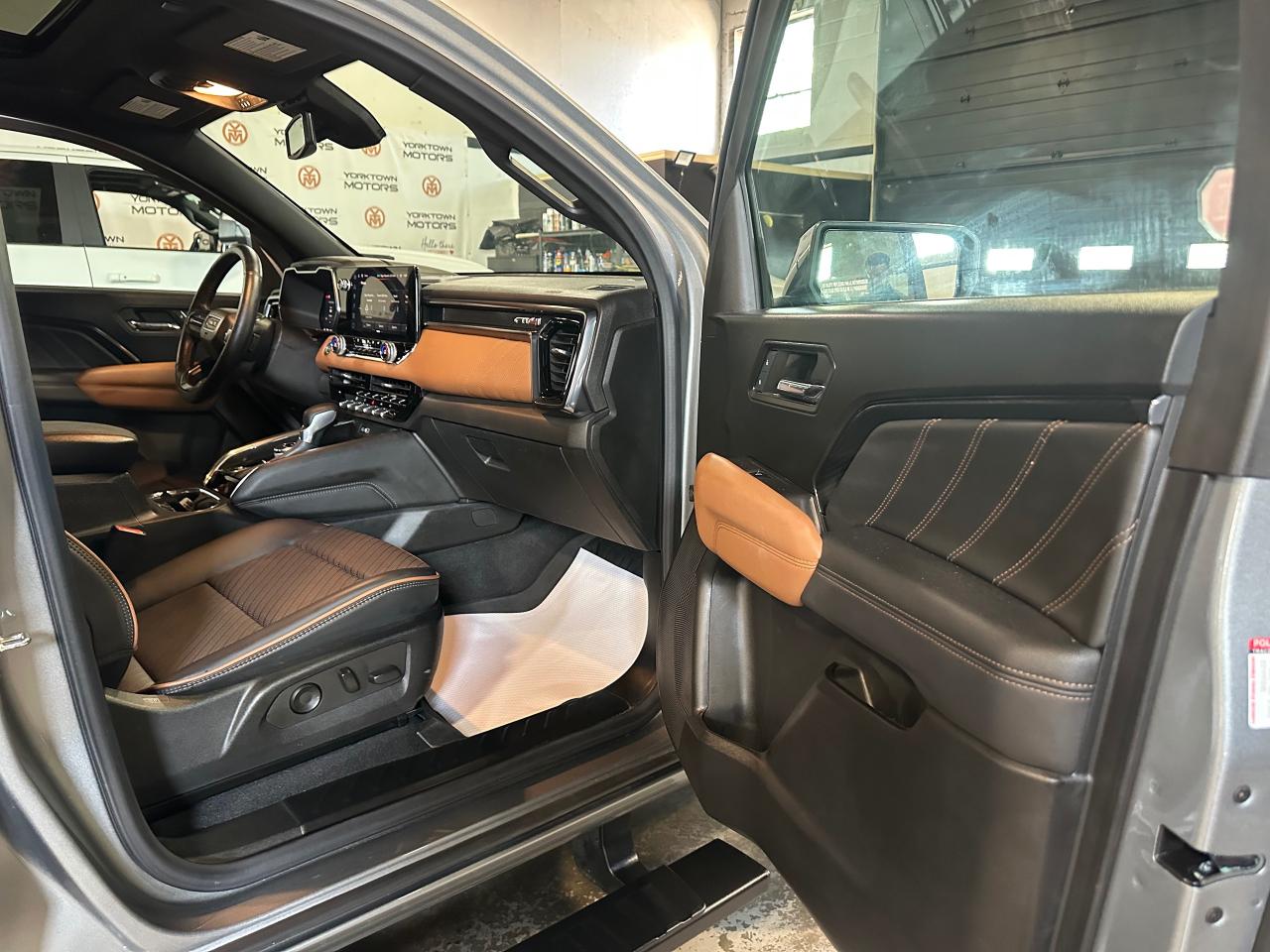 2024 GMC Canyon AT4 | 4CYL | AUTOMATIC - Photo #12