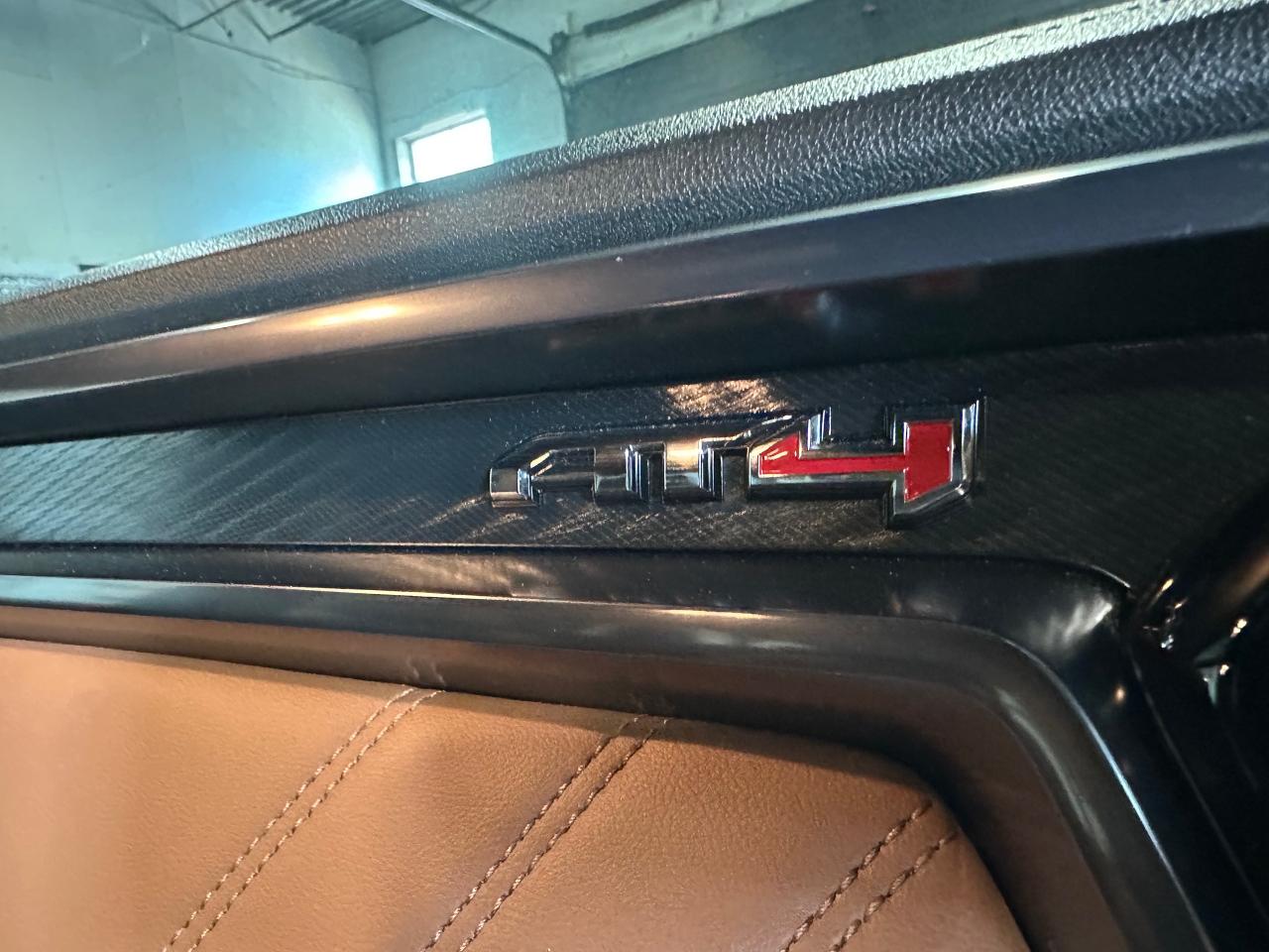 2024 GMC Canyon AT4 | 4CYL | AUTOMATIC - Photo #17