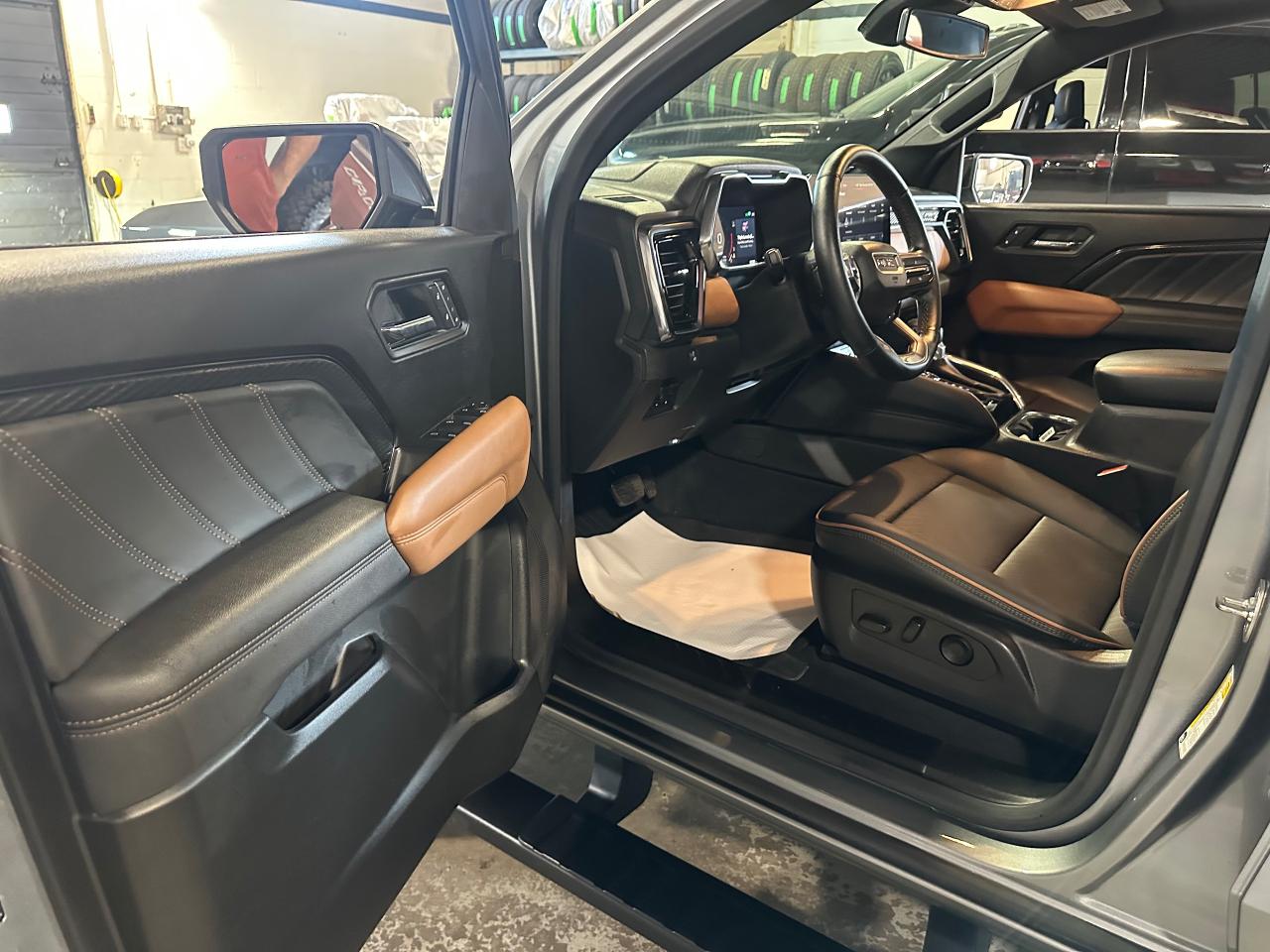 2024 GMC Canyon AT4 | 4CYL | AUTOMATIC - Photo #33