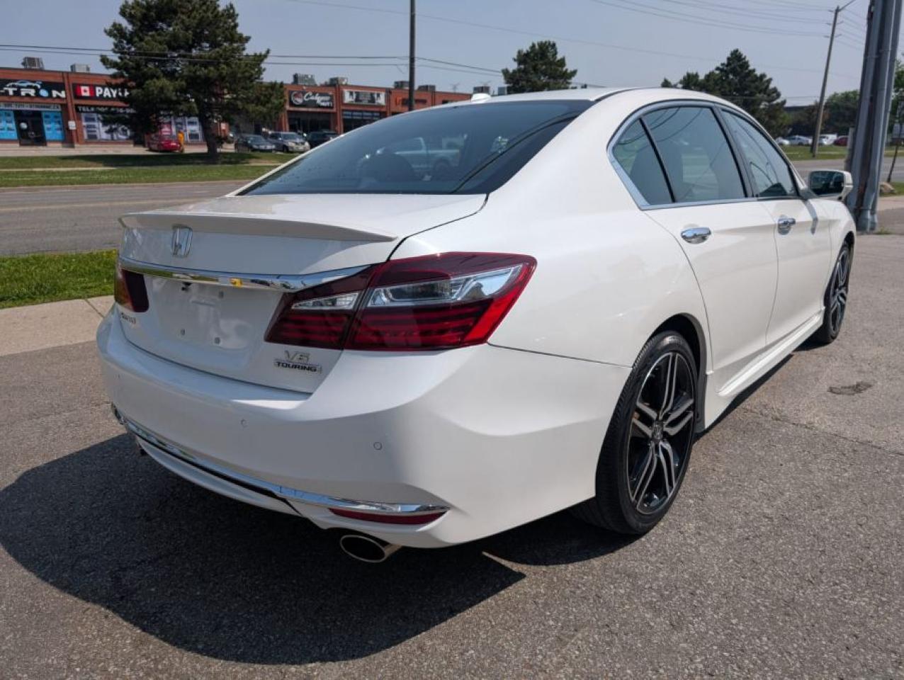 2017 Honda Accord Touring - Photo #5