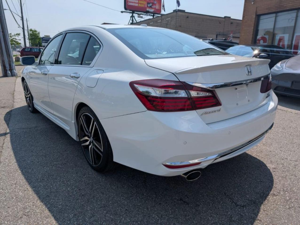 2017 Honda Accord Touring - Photo #3