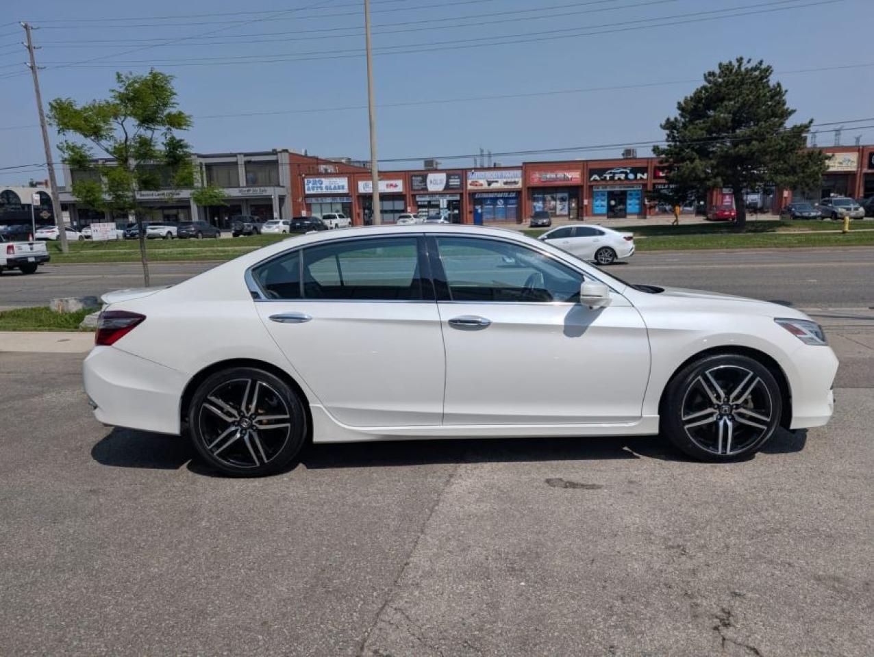 2017 Honda Accord Touring - Photo #6