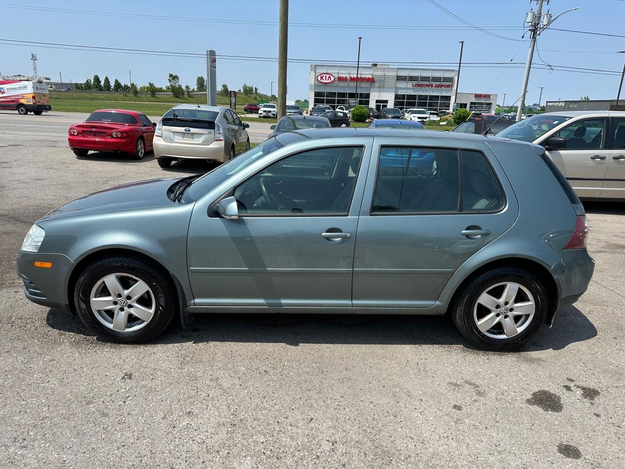 2010 Volkswagen City Golf CITY GOLF, VERY CLEAN, CERTIFED - Photo #2