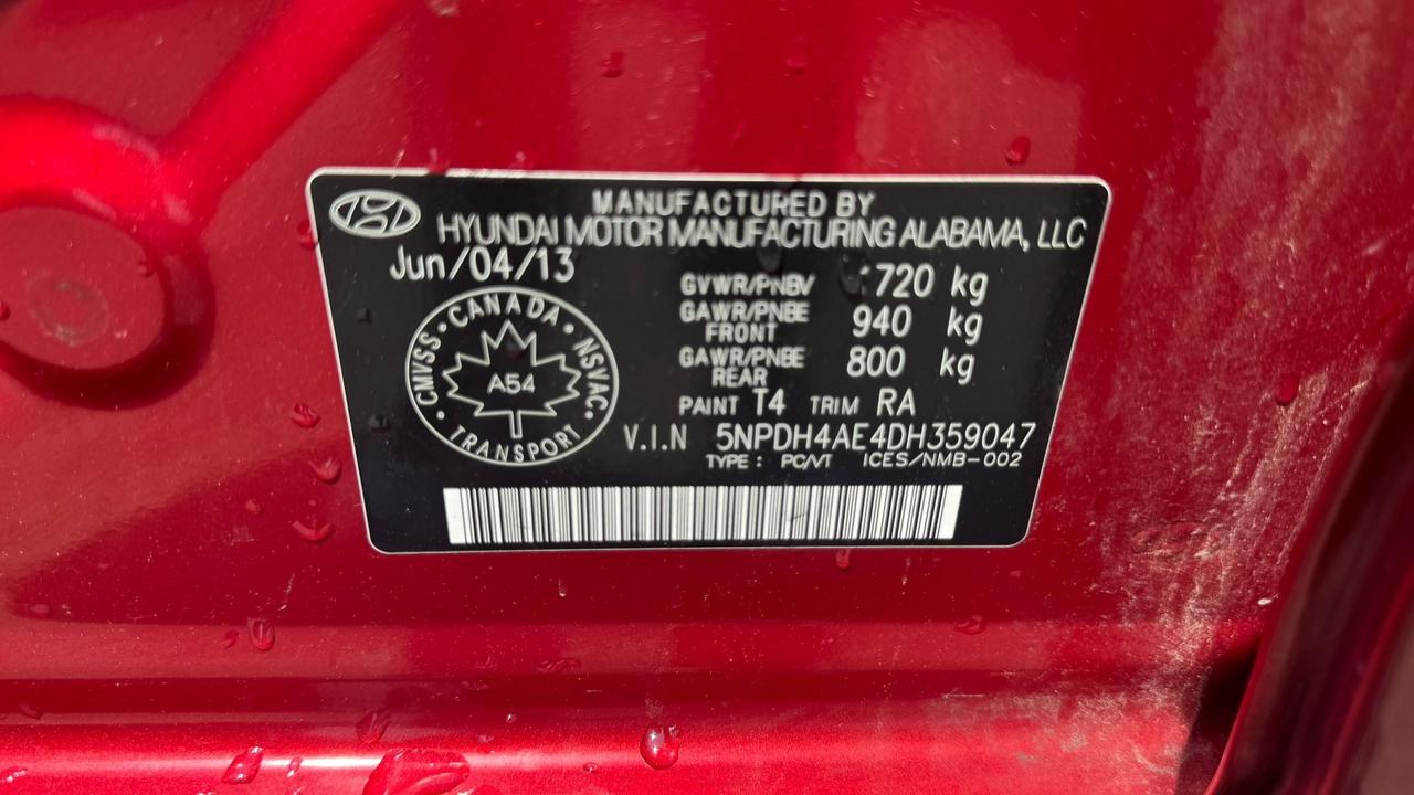 2013 Hyundai Elantra GLS, WELL SERVICED, SUNROOF, CERTIFIED, ONLY 175KM Photo