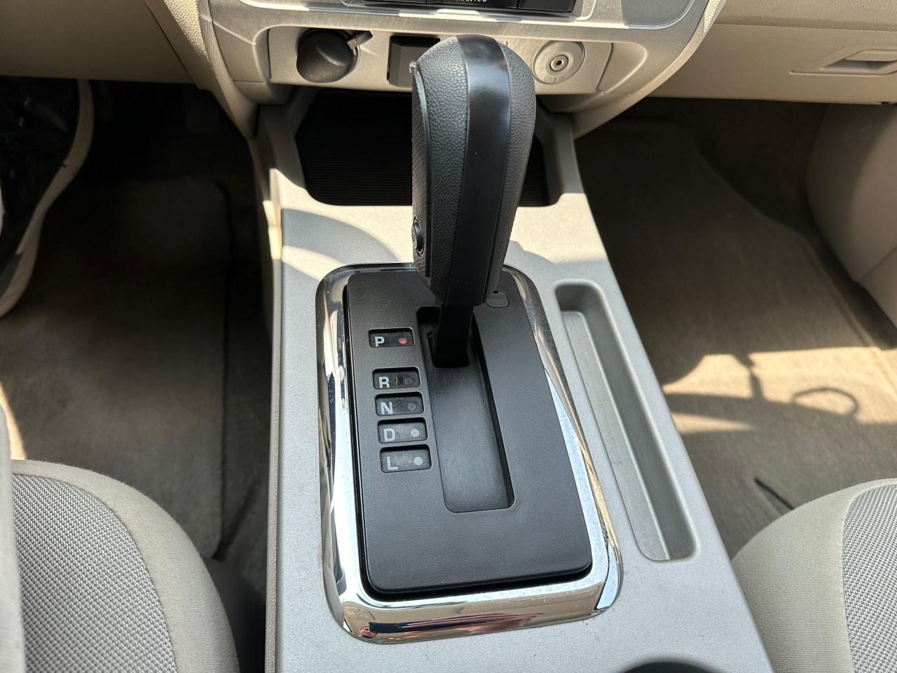 2010 Ford Escape XLT, AUTO, 4 CYL, ONLY 78,000KMS, CERTIFIED - Photo #16