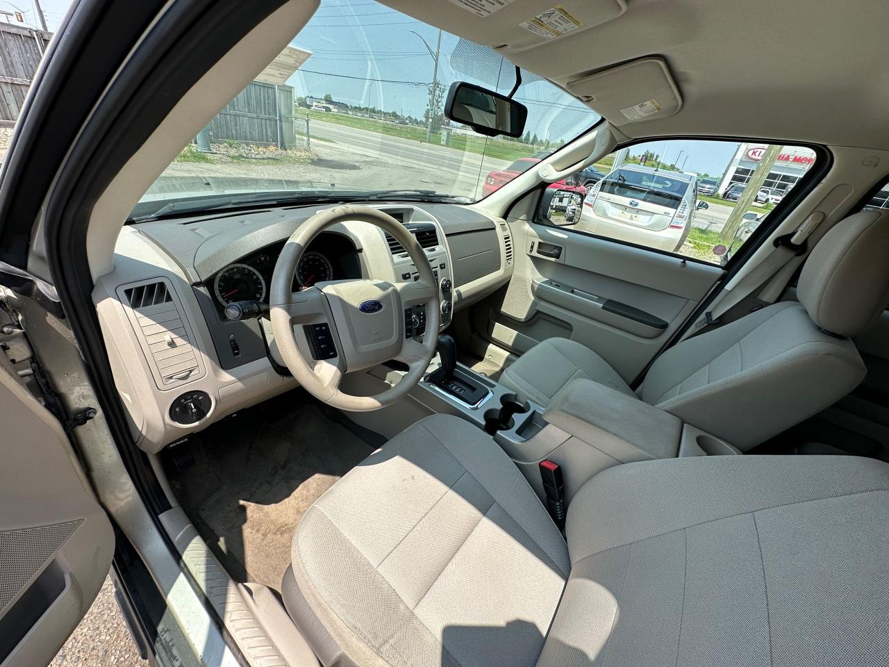 2010 Ford Escape XLT, AUTO, 4 CYL, ONLY 78,000KMS, CERTIFIED - Photo #10