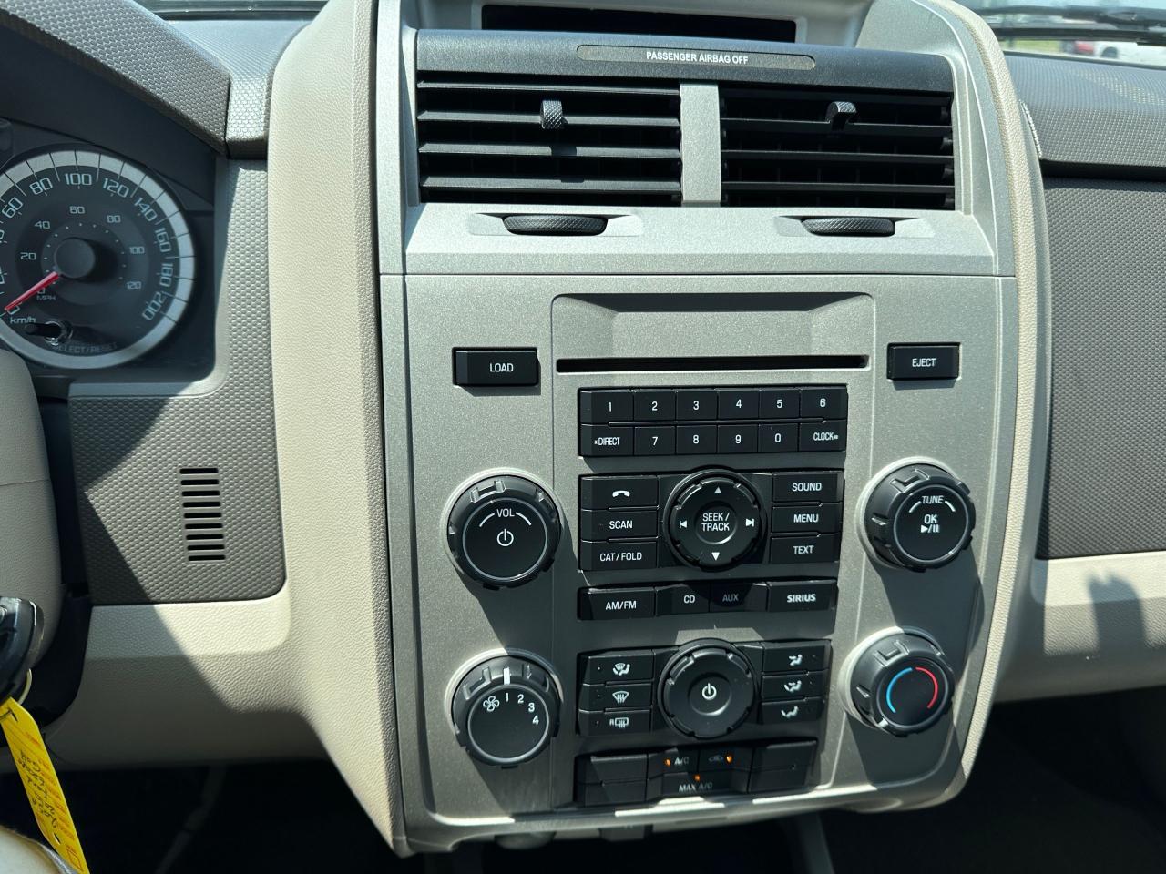 2010 Ford Escape XLT, AUTO, 4 CYL, ONLY 78,000KMS, CERTIFIED - Photo #11