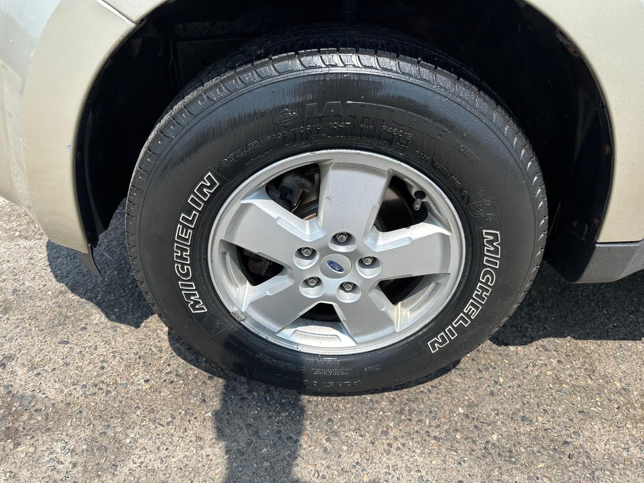 2010 Ford Escape XLT, AUTO, 4 CYL, ONLY 78,000KMS, CERTIFIED - Photo #19