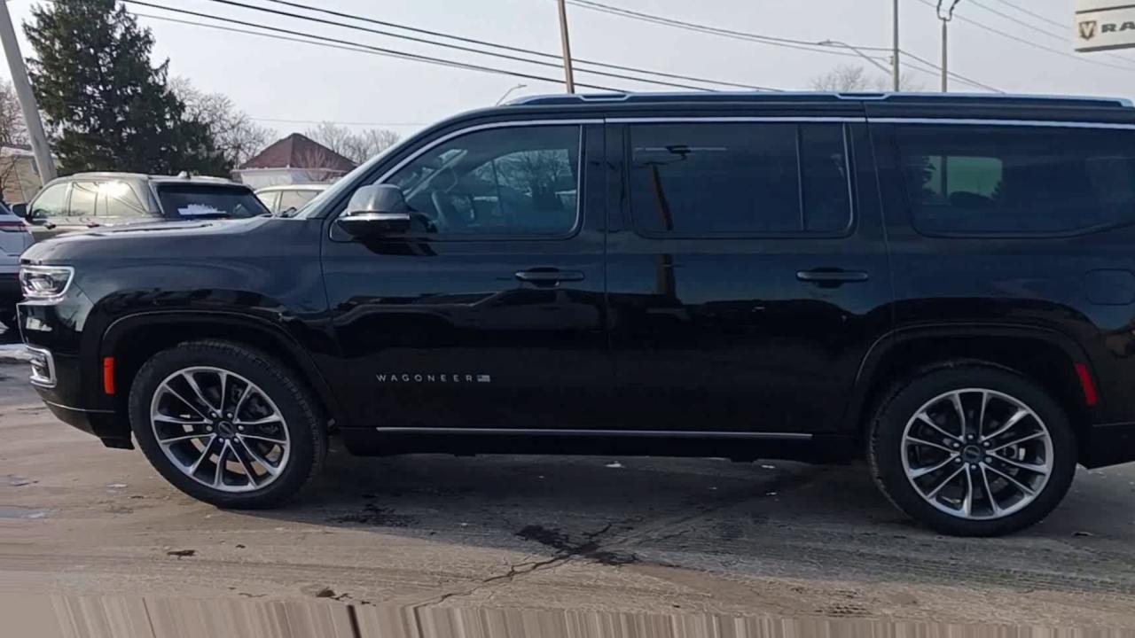 2025 Jeep Wagoneer Series III 4x4 Photo4