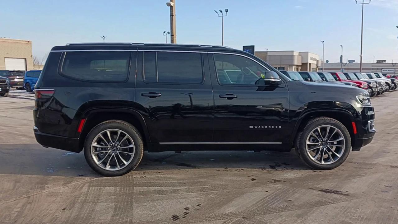 2025 Jeep Wagoneer Series III 4x4 Photo