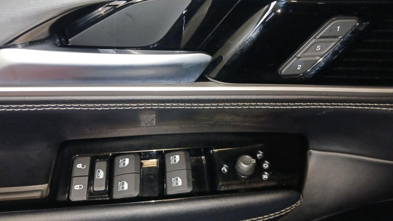 2025 Jeep Wagoneer Series III 4x4 Photo