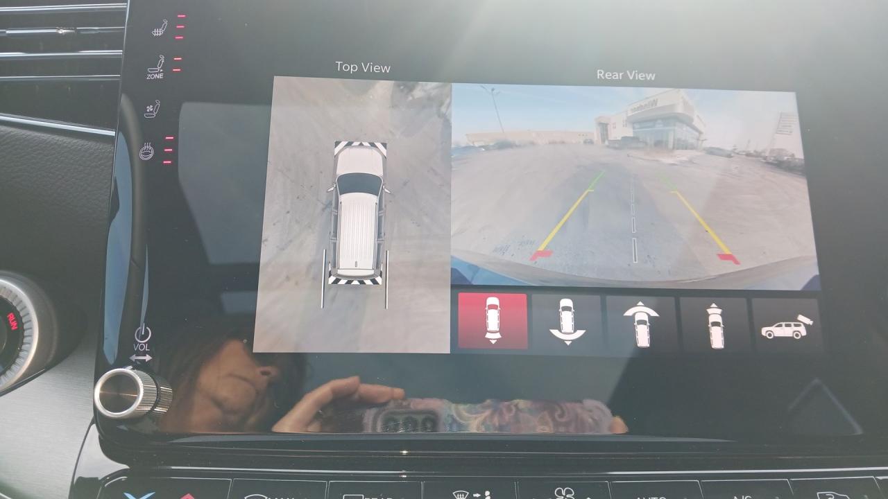 2025 Jeep Wagoneer Series III 4x4 Photo