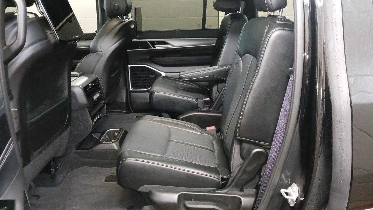 2025 Jeep Wagoneer Series III 4x4 Photo