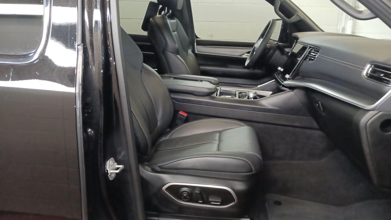 2025 Jeep Wagoneer Series III 4x4 Photo