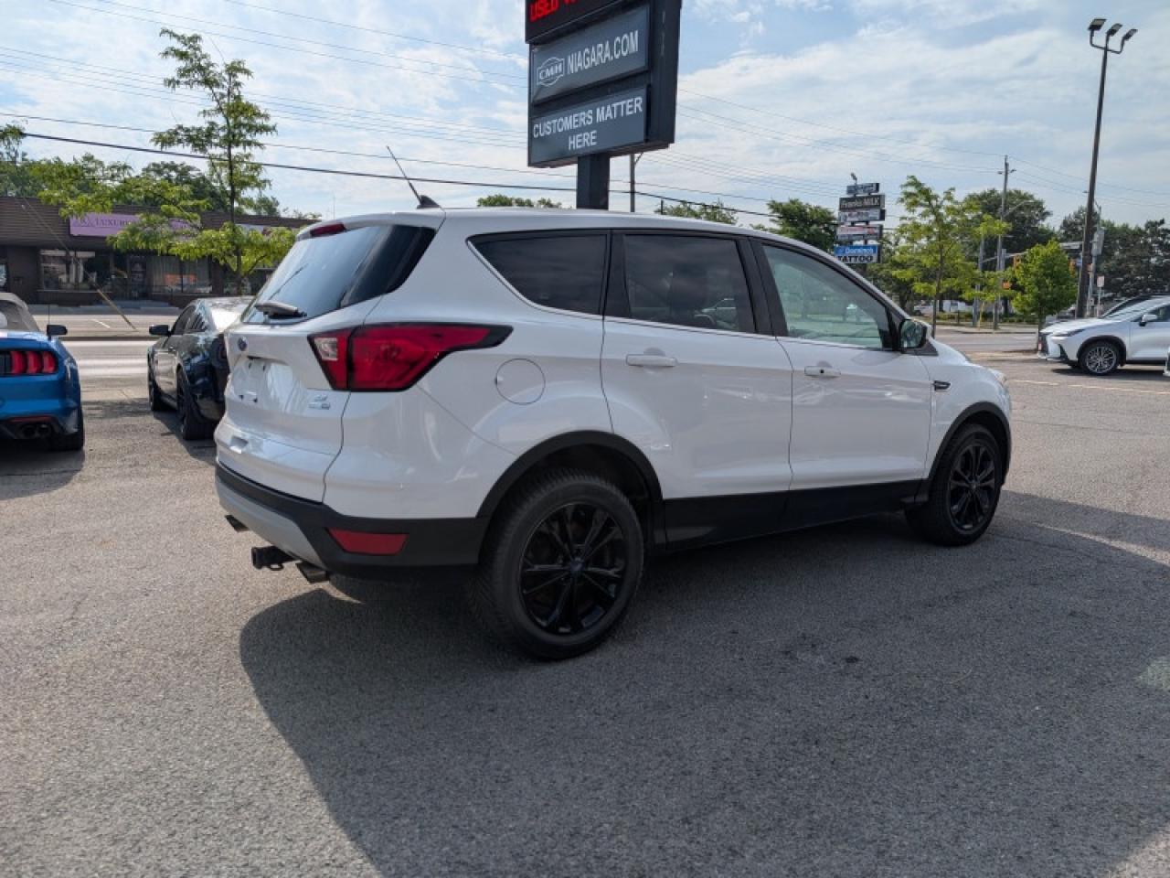 2019 Ford Escape SE  **LOW KMS - ECOBOOST** Photo4