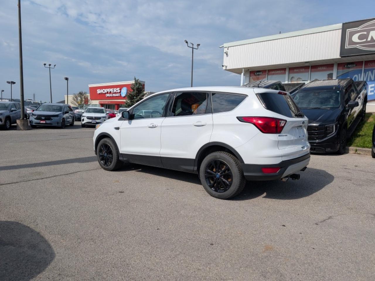 2019 Ford Escape SE  **LOW KMS - ECOBOOST** Photo2
