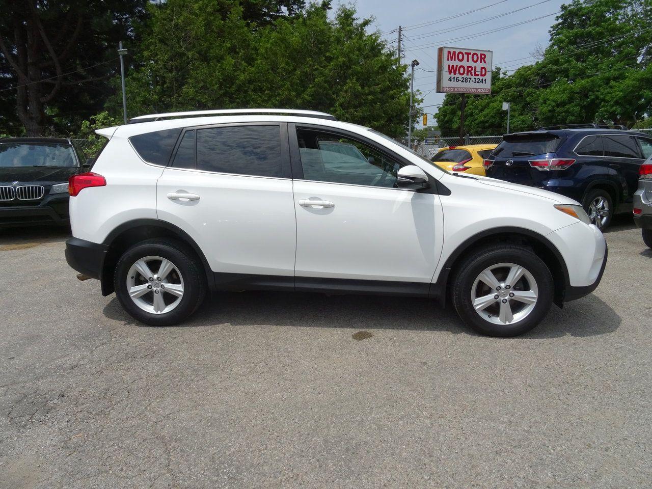 2014 Toyota RAV4 LE - Photo #5