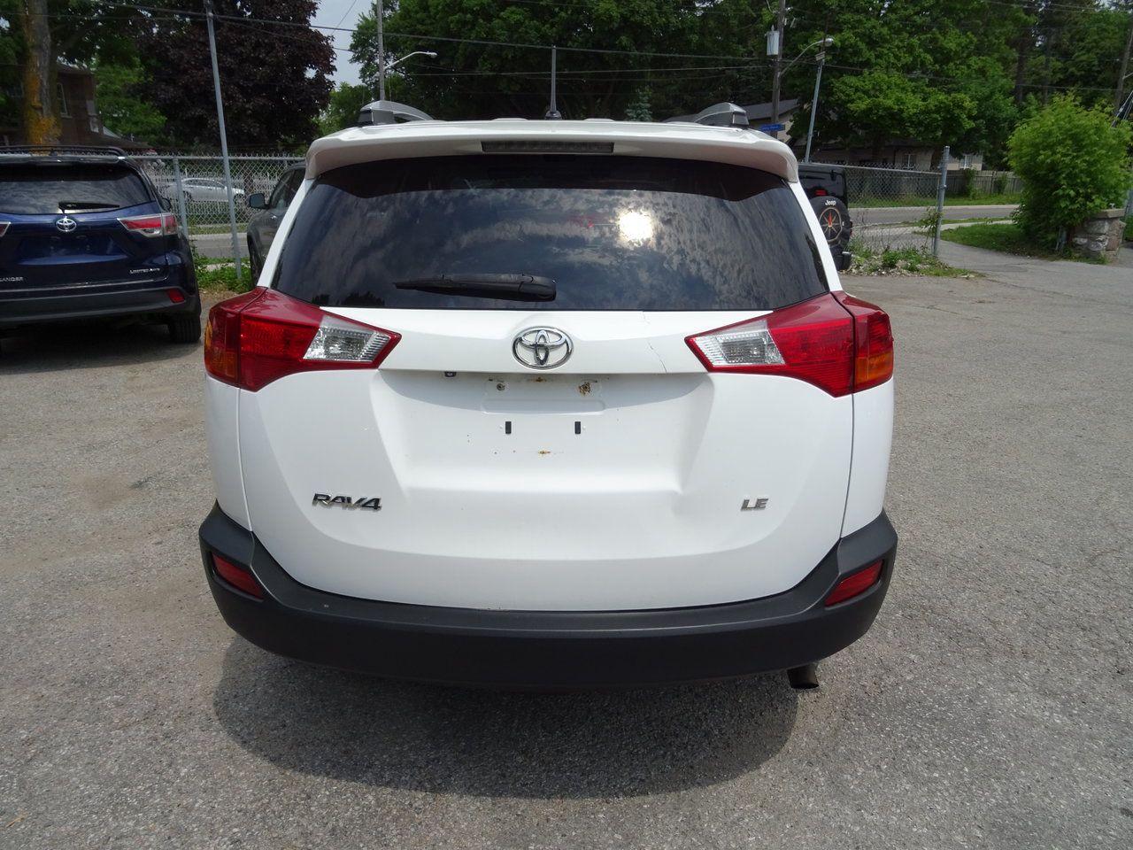 2014 Toyota RAV4 LE - Photo #7