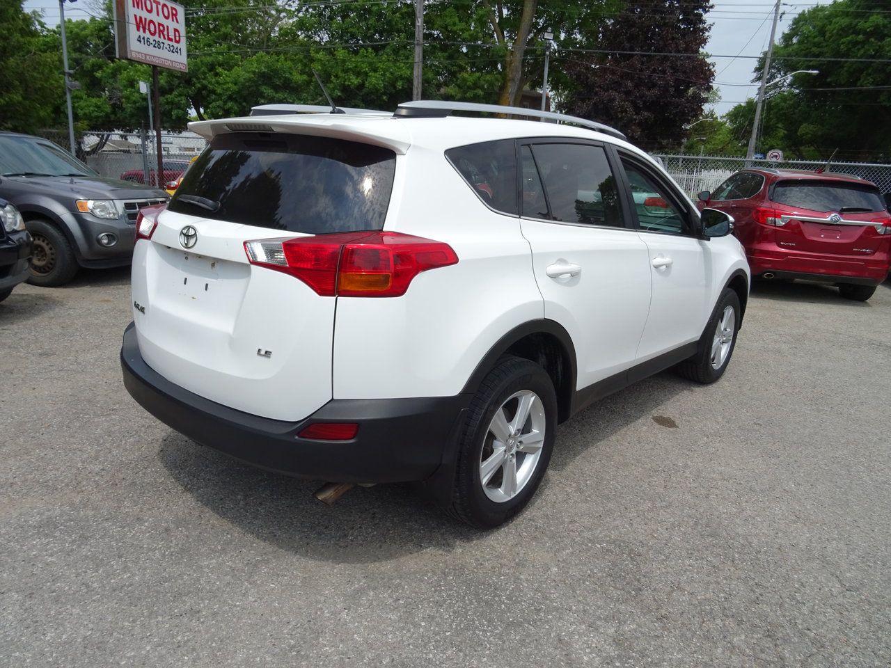 2014 Toyota RAV4 LE - Photo #6