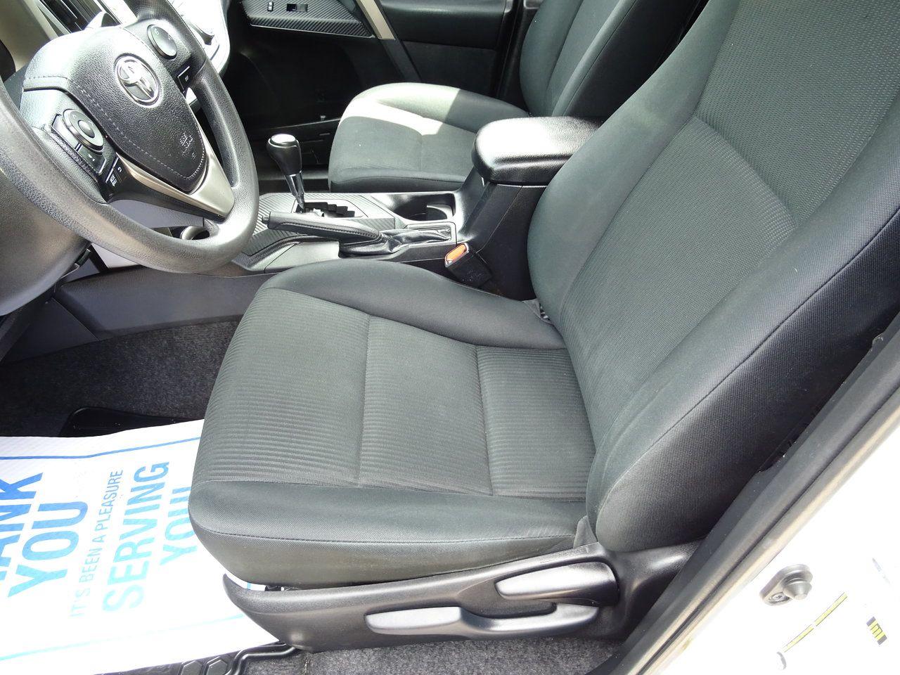 2014 Toyota RAV4 LE - Photo #9