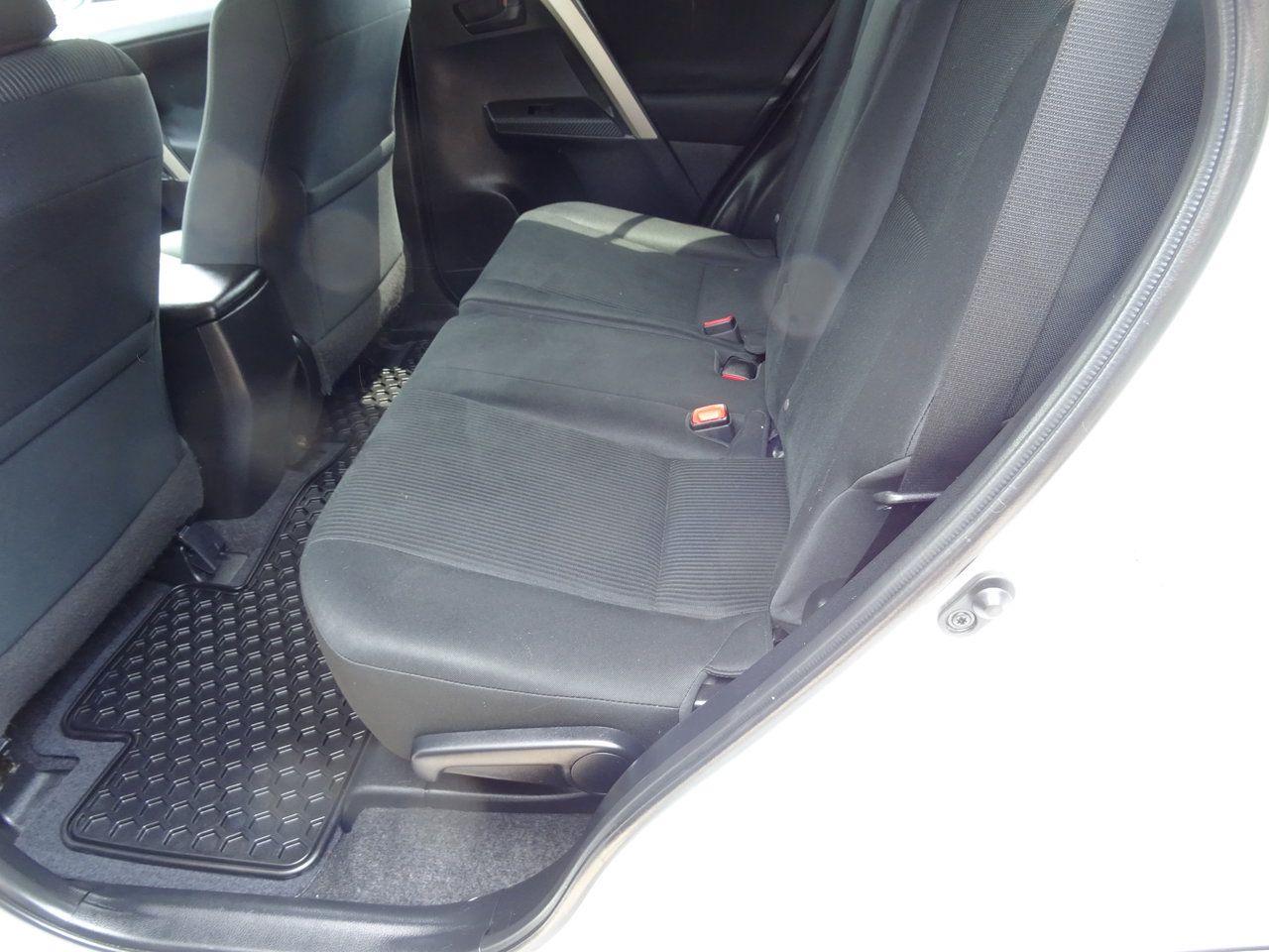 2014 Toyota RAV4 LE - Photo #10