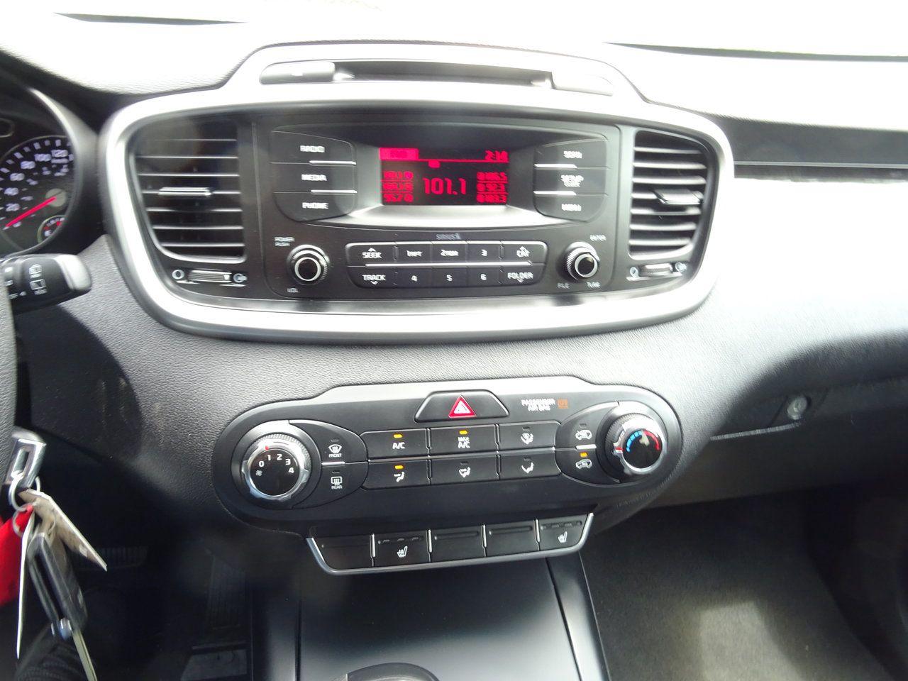 2016 Kia Sorento 2.4L LX - Photo #12