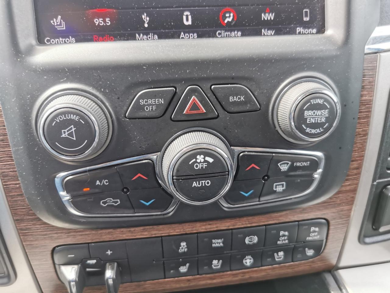 2018 RAM 2500 Laramie  SWB - Photo #28