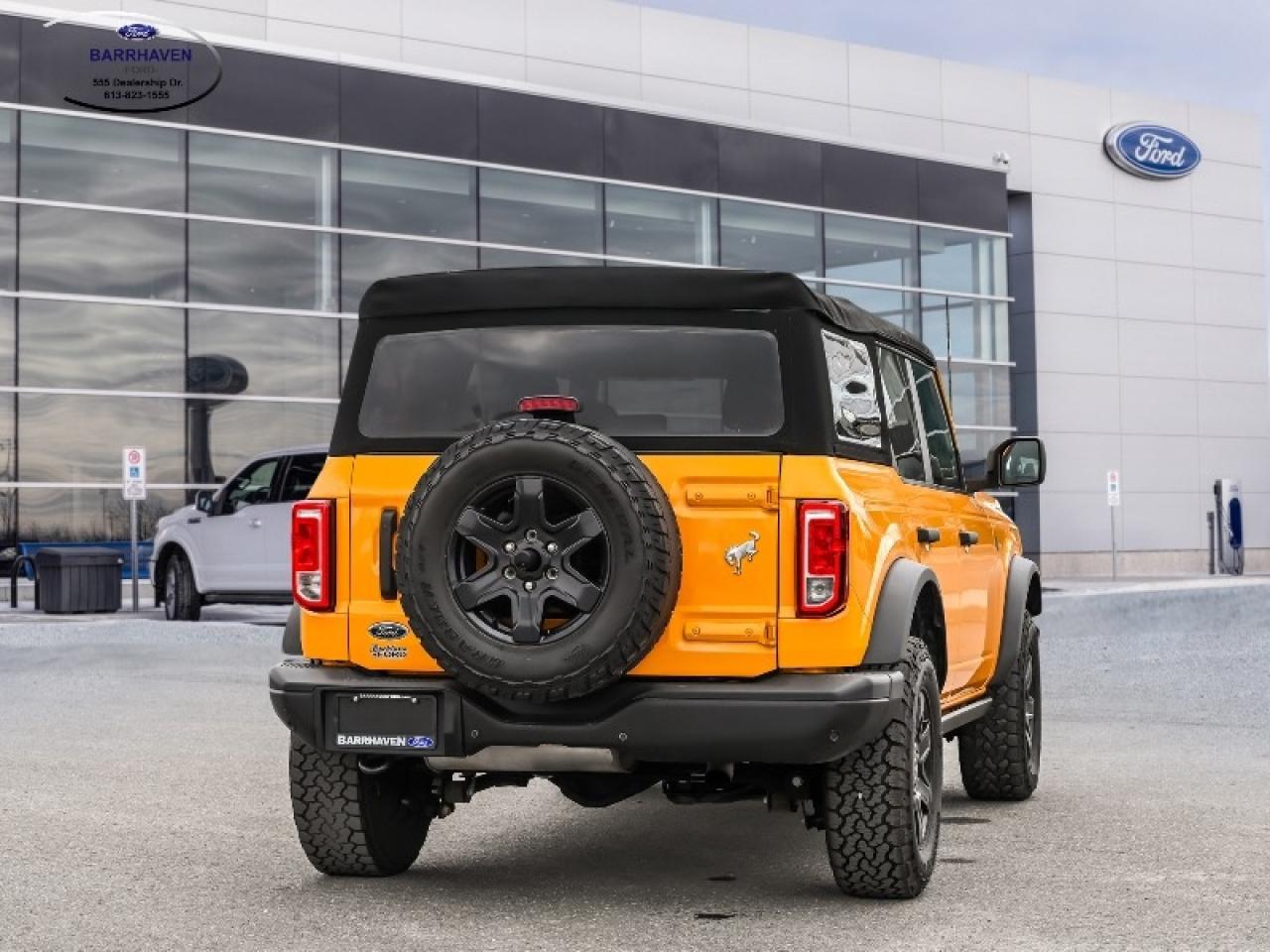 2022 Ford Bronco Base Photo3