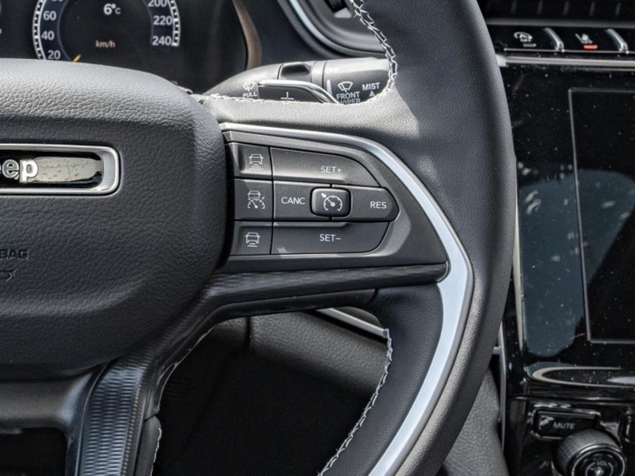 2025 Jeep Grand Cherokee Altitude Photo