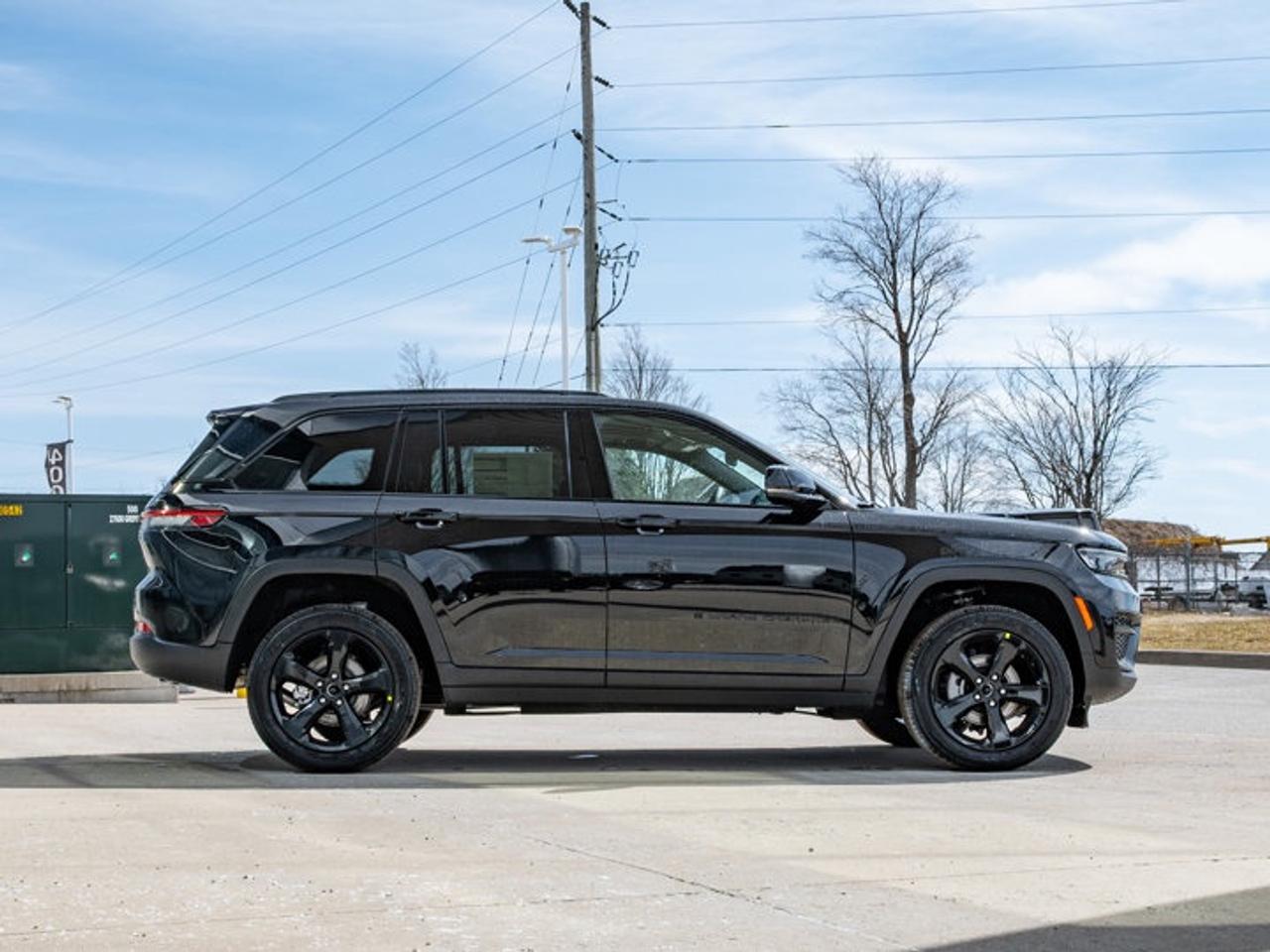2025 Jeep Grand Cherokee Altitude Photo