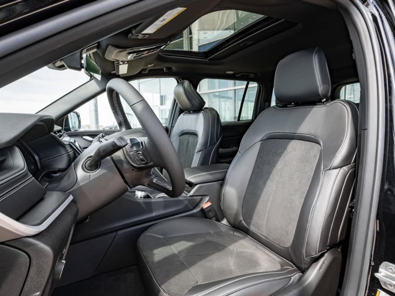 2025 Jeep Grand Cherokee Altitude Photo