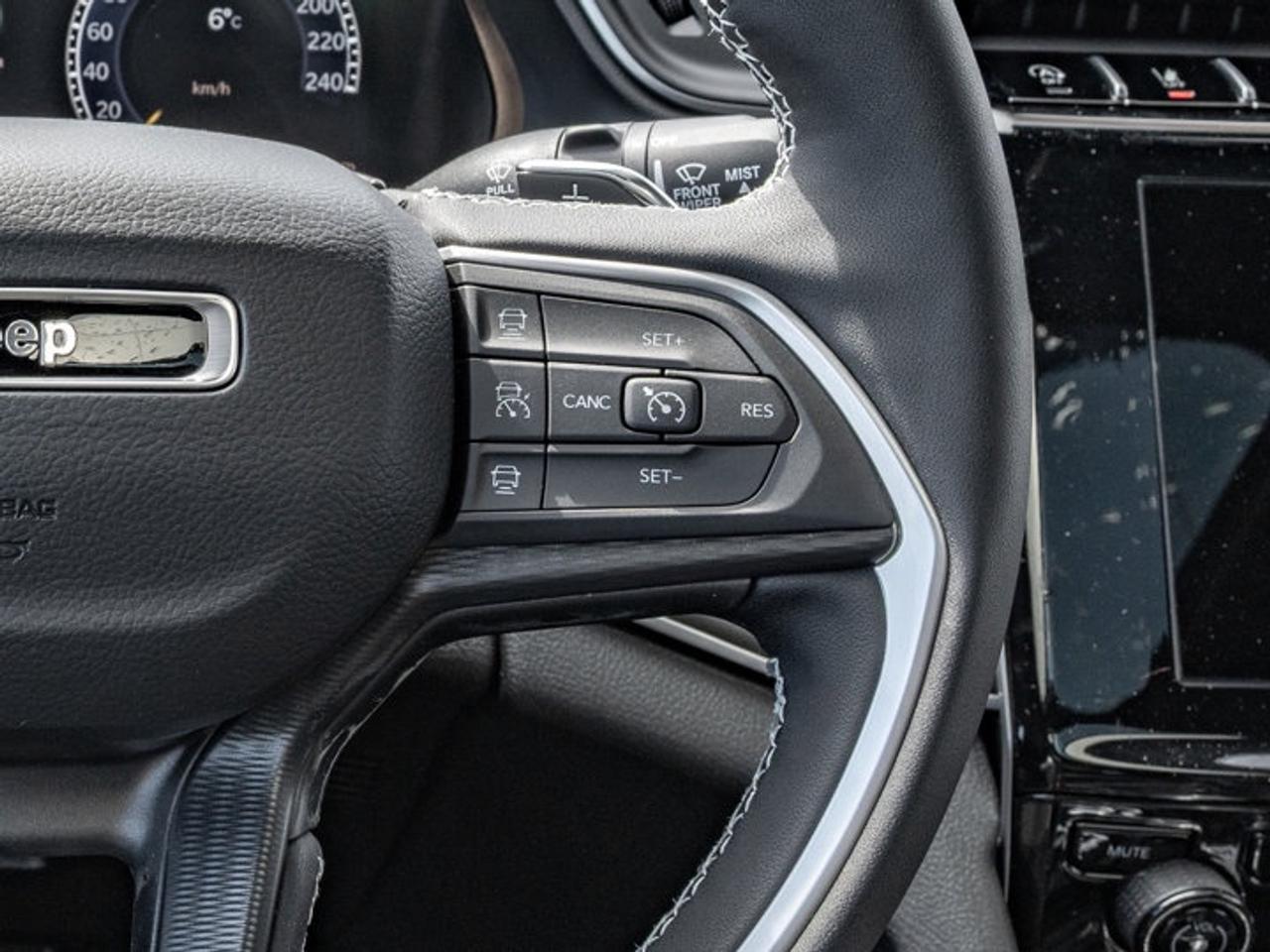 2025 Jeep Grand Cherokee Altitude Photo