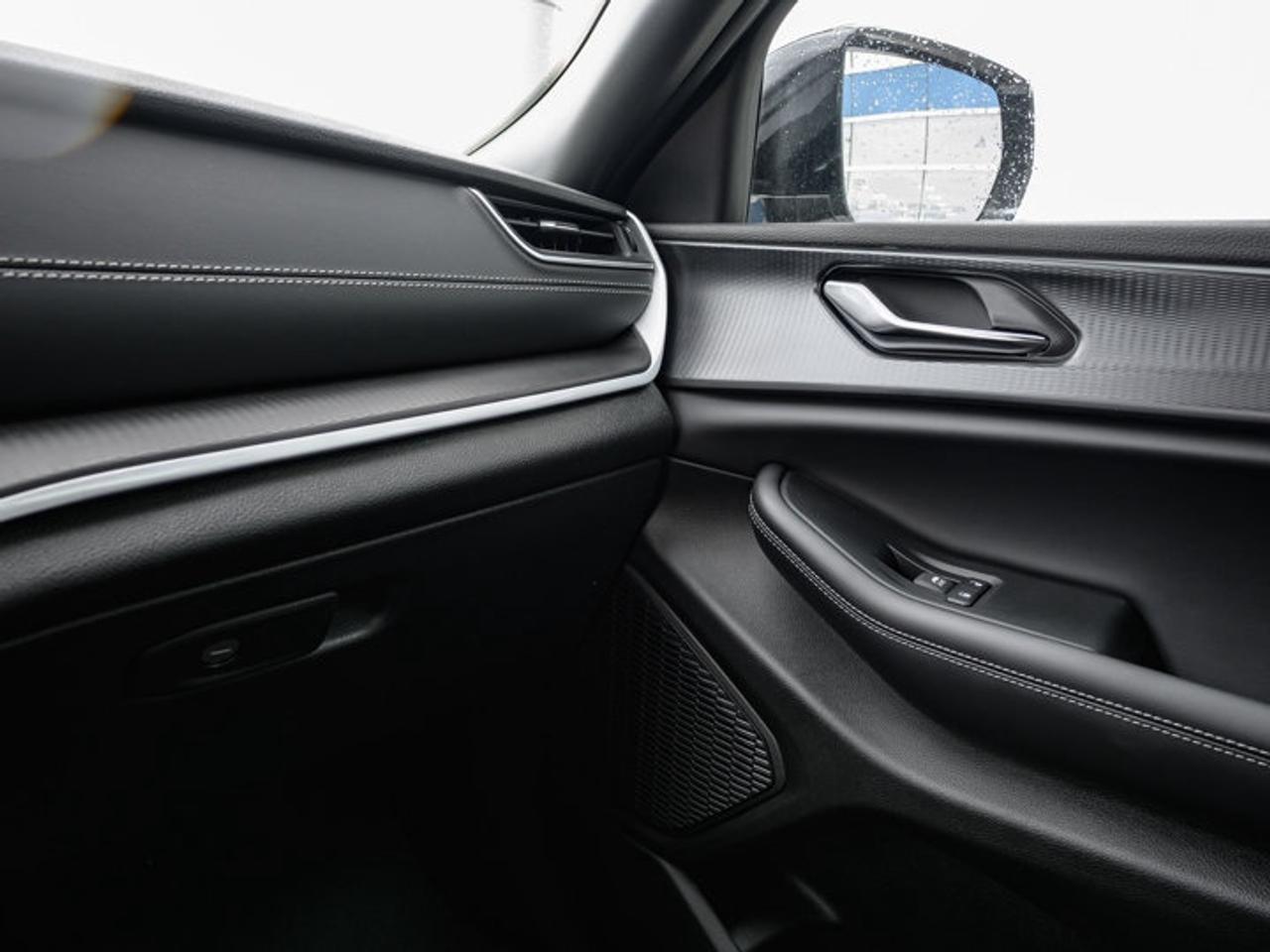 2025 Jeep Grand Cherokee Altitude Photo