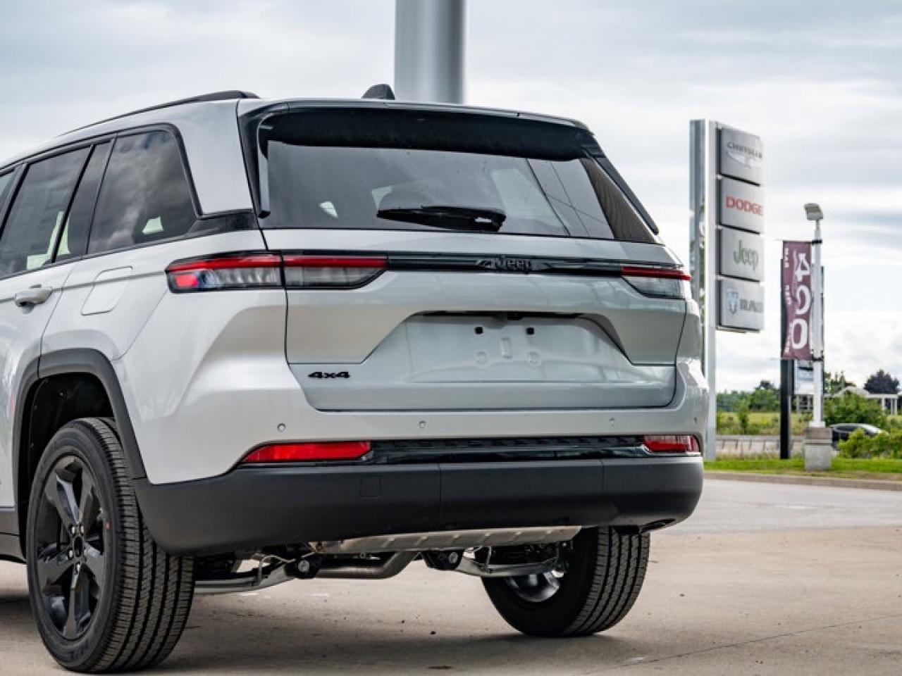 2025 Jeep Grand Cherokee Altitude Photo