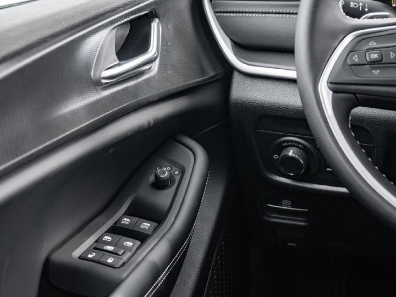 2025 Jeep Grand Cherokee Altitude Photo