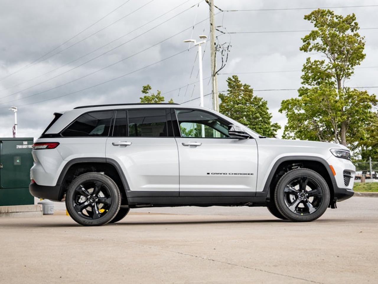 2025 Jeep Grand Cherokee Altitude Photo