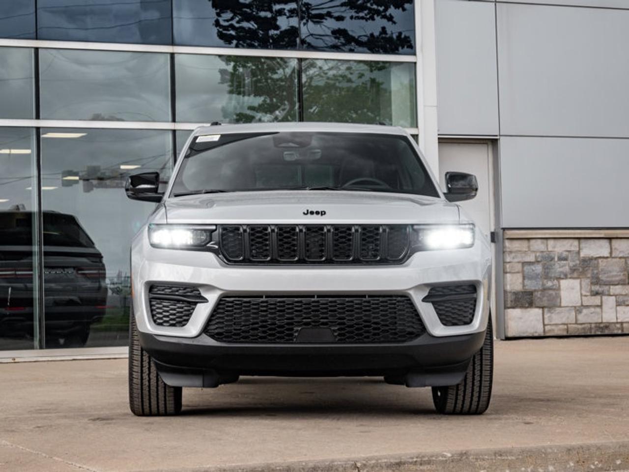 2025 Jeep Grand Cherokee Altitude Photo
