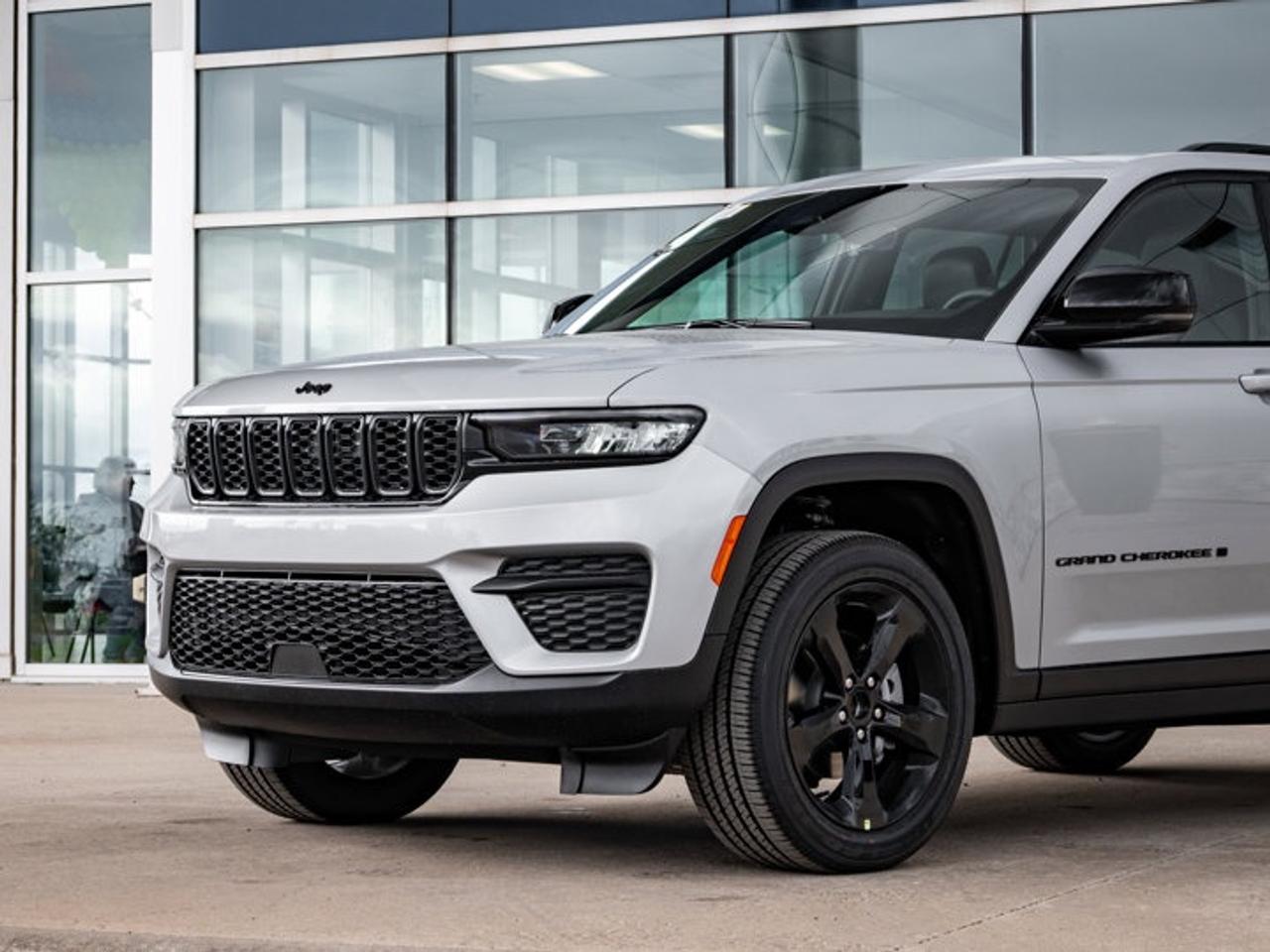 2025 Jeep Grand Cherokee Altitude Photo