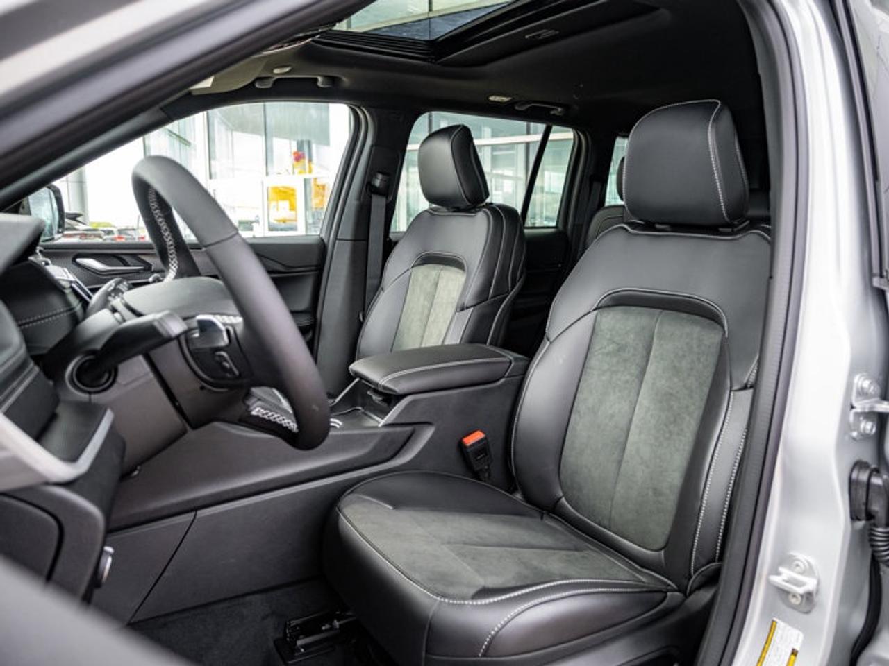 2025 Jeep Grand Cherokee Altitude Photo