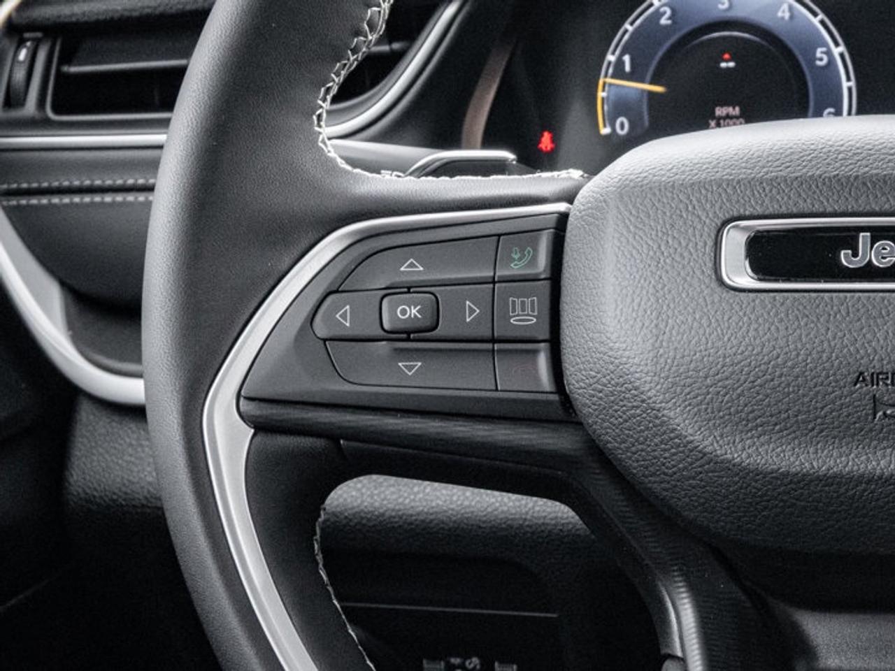 2025 Jeep Grand Cherokee Altitude Photo