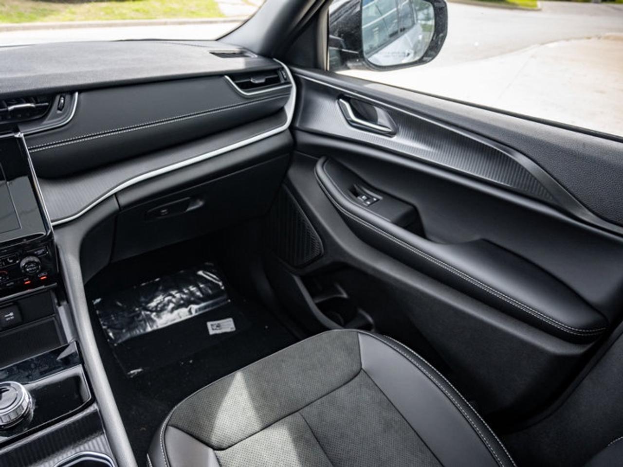 2025 Jeep Grand Cherokee Altitude Photo