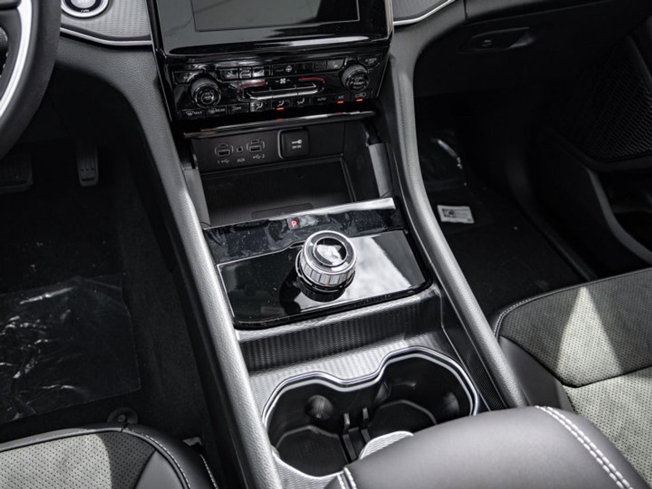 2025 Jeep Grand Cherokee Altitude Photo