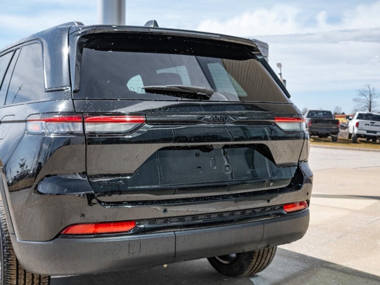 2025 Jeep Grand Cherokee Altitude Photo