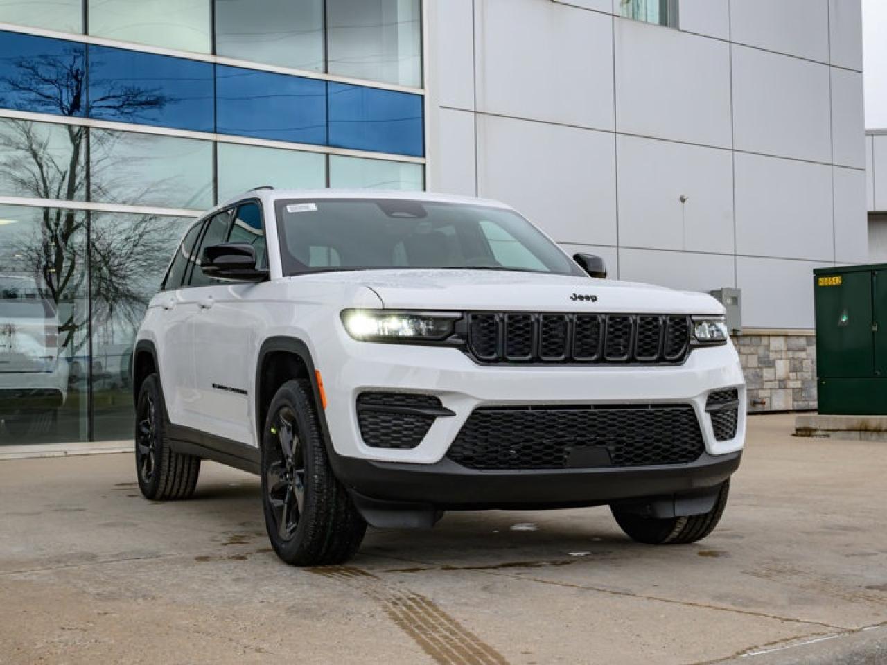 2025 Jeep Grand Cherokee Altitude Photo