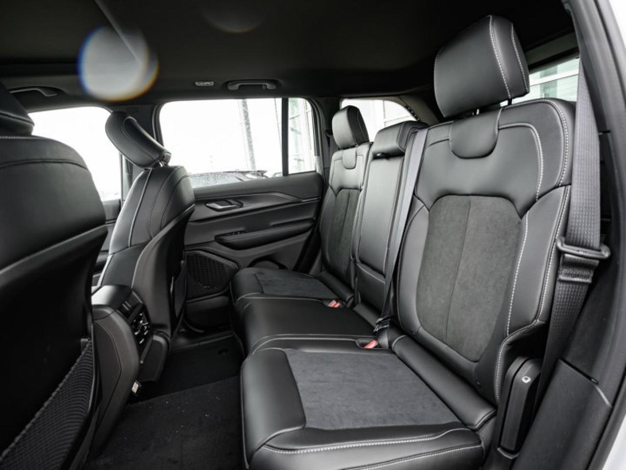 2025 Jeep Grand Cherokee Altitude Photo